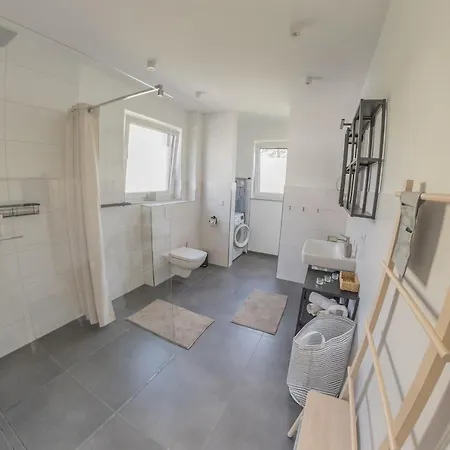 Luxus Mit Eigenem Parkplatz Und E-ladestation Apartman *